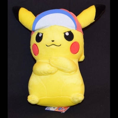 Pokémon - Peluche Pikachu Casquette Sacha Ver. Pokémon - Peluche Pikachu Casquette Sacha Ver.