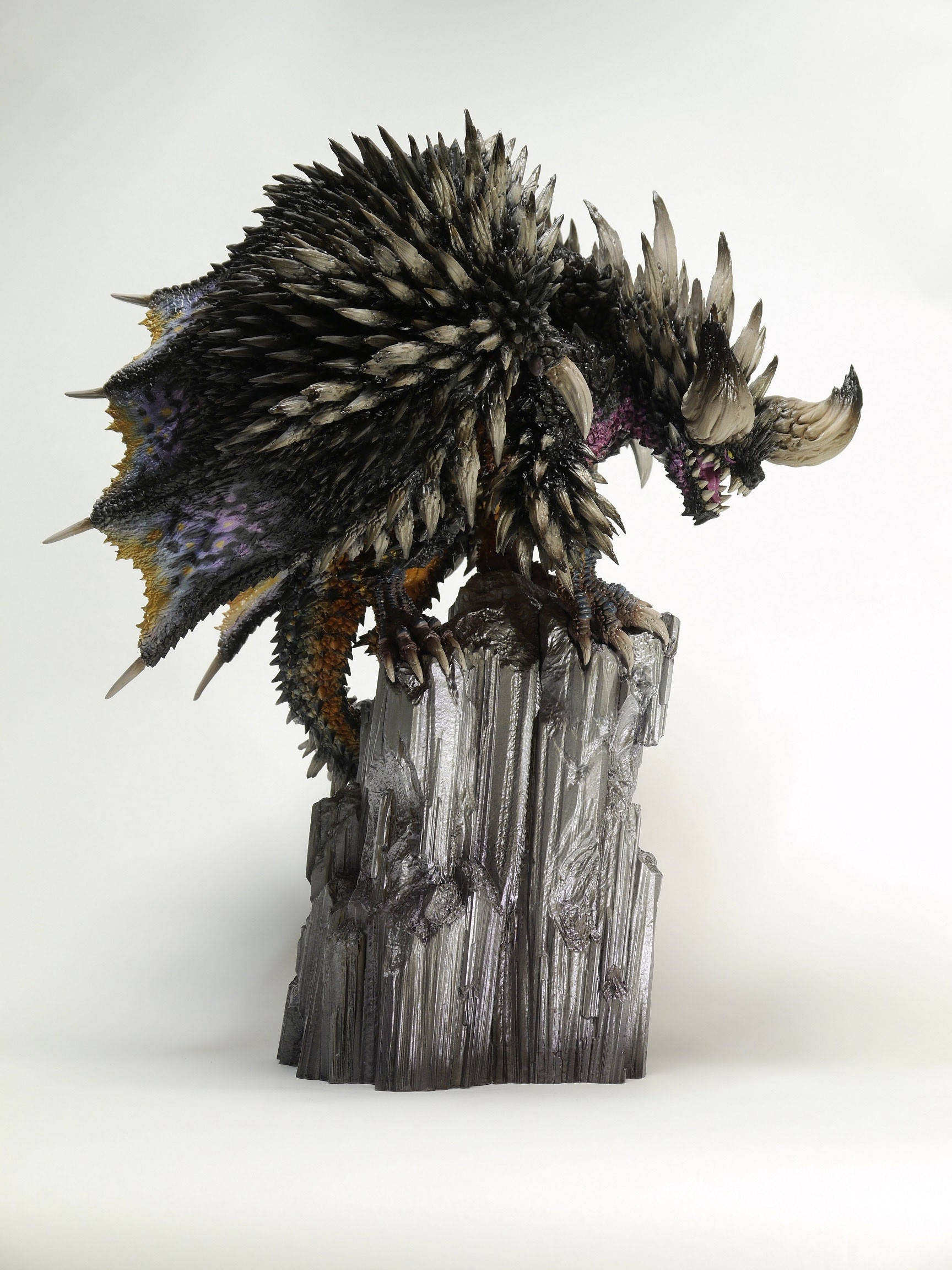 Monster Hunter - Figurine Nergigante CFB Creators Model