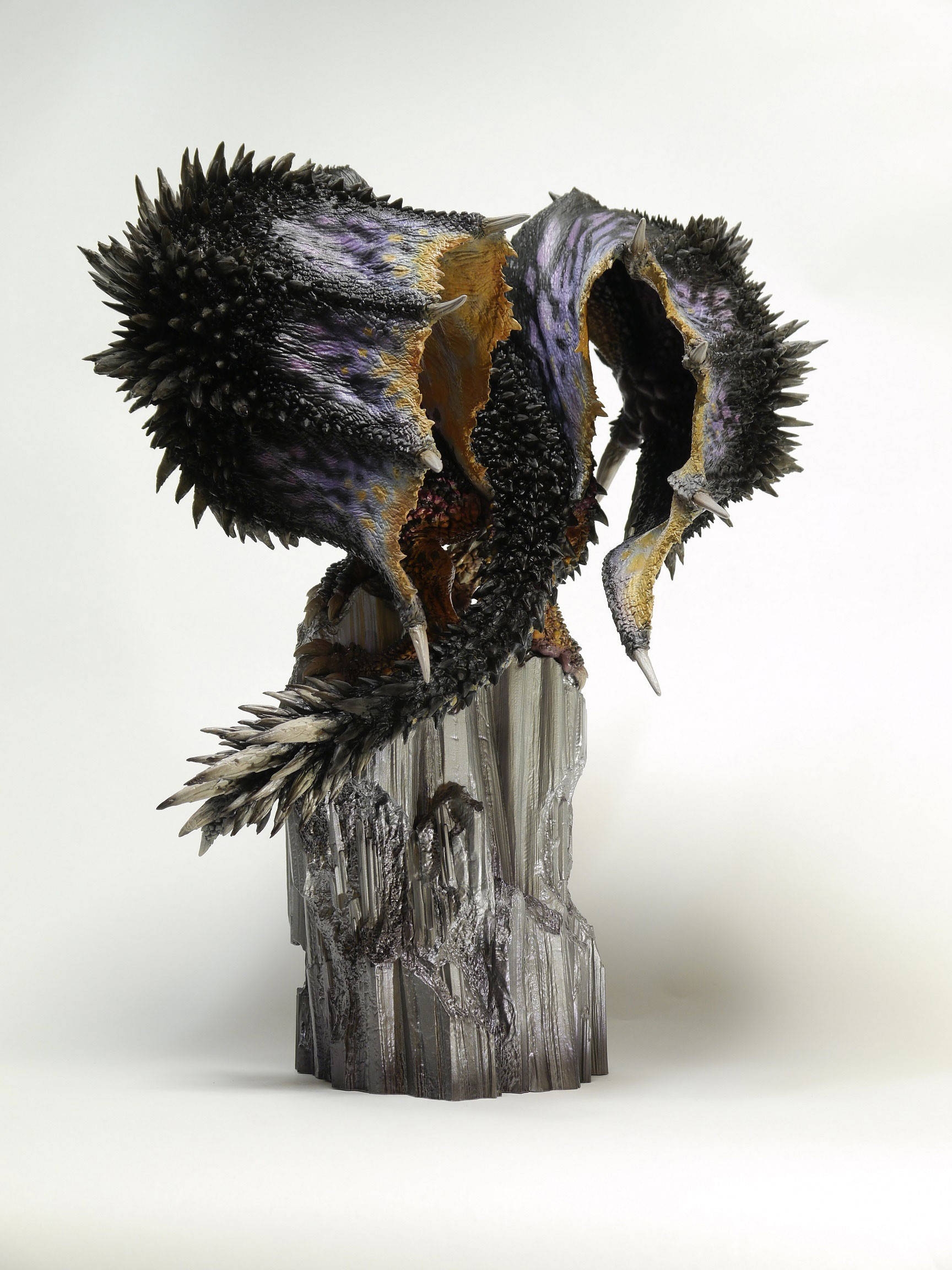 Monster Hunter - Figurine Nergigante CFB Creators Model