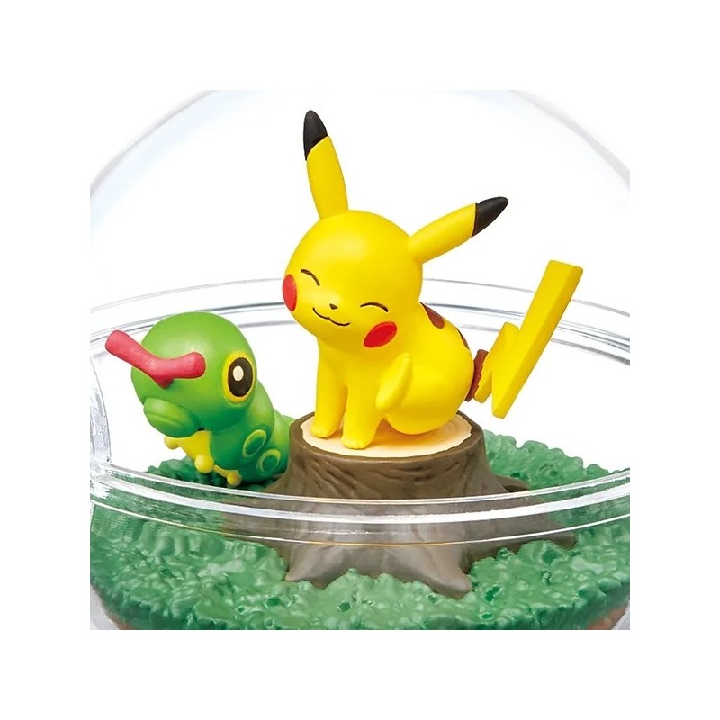 Figurine Pikachu & Chenipan - Pokemon 30th Anniversary - Terrarium Collection 10