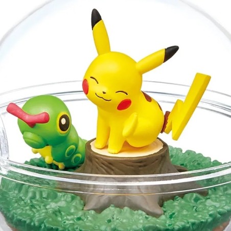Figurine Pikachu & Chenipan - Pokemon 30th Anniversary - Terrarium Collection 10